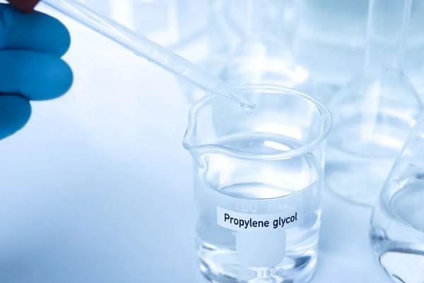 Propylene Glycol Nguyên Liệu Mỹ Phẩm: Chất Dẫn Ẩm Trong Công Thức Làm Đẹp