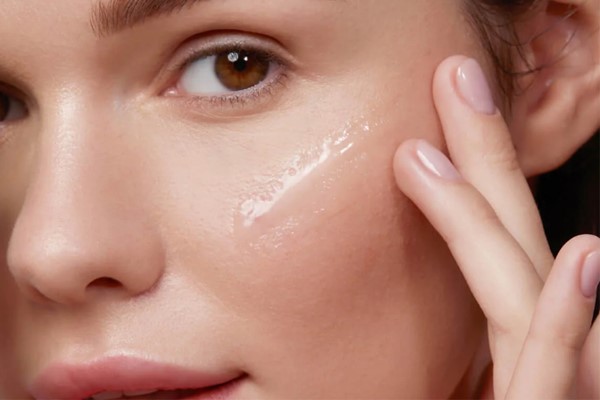Retinol nguyên liệu mỹ phẩm: Công dụng, ưu điểm và ứng dụng 2